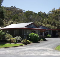 The Crays Accommodation - Tourism Caloundra