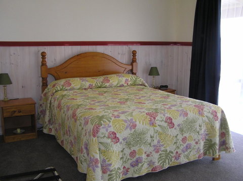 The Crays Accommodation - Tourism Caloundra 28