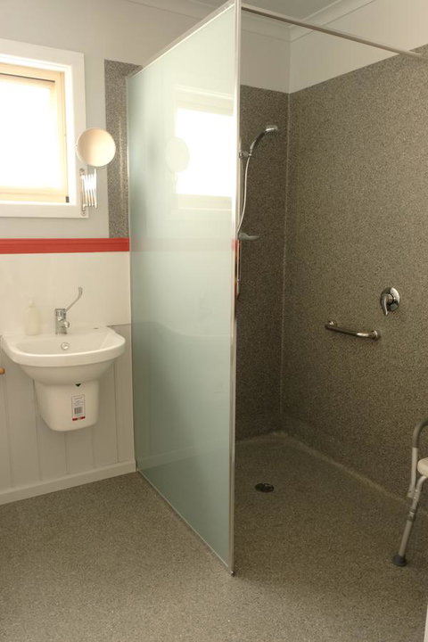 The Crays Accommodation - Tourism Caloundra 18