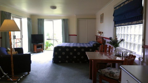 The Crays Accommodation - Tourism Caloundra 31