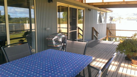 The Crays Accommodation - Tourism Caloundra 6