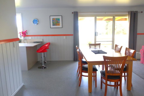 The Crays Accommodation - Tourism Caloundra 5