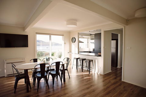 The Holiday Home People - Tourism Caloundra 7