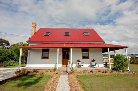 The Holiday Home People - Tourism Caloundra 18