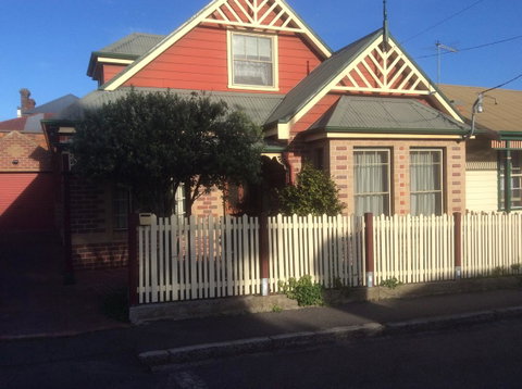 City Townhouse Walking Distance To City - Tourism Caloundra 0