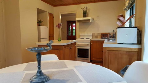 City Townhouse Walking Distance To City - Tourism Caloundra 9