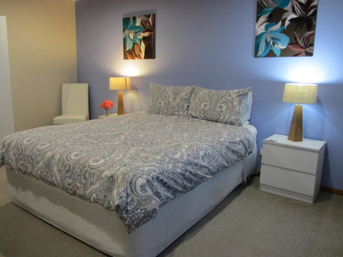 Elm Trees Accommodation @ Ross - Tourism Caloundra 0