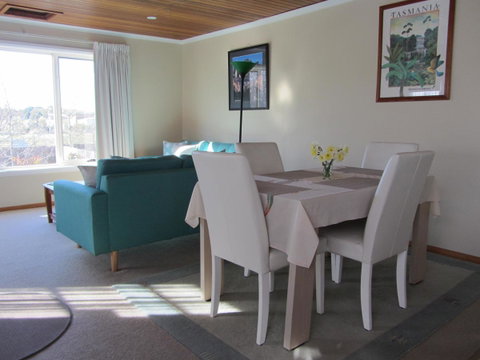 Elm Trees Accommodation @ Ross - Tourism Caloundra 13