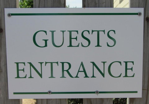 Elm Trees Accommodation @ Ross - Tourism Caloundra 8