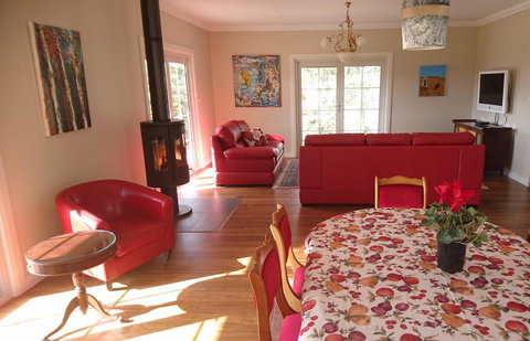 Mountain Blue Guest House - Tourism Caloundra 10