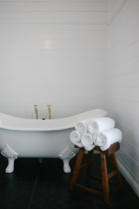 Old White Church Bed & Breakfast - Tourism Caloundra 6