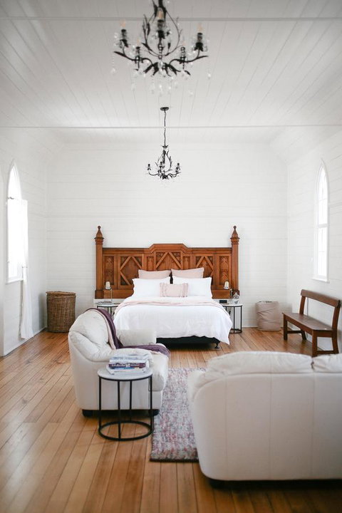 Old White Church Bed & Breakfast - Tourism Caloundra 4