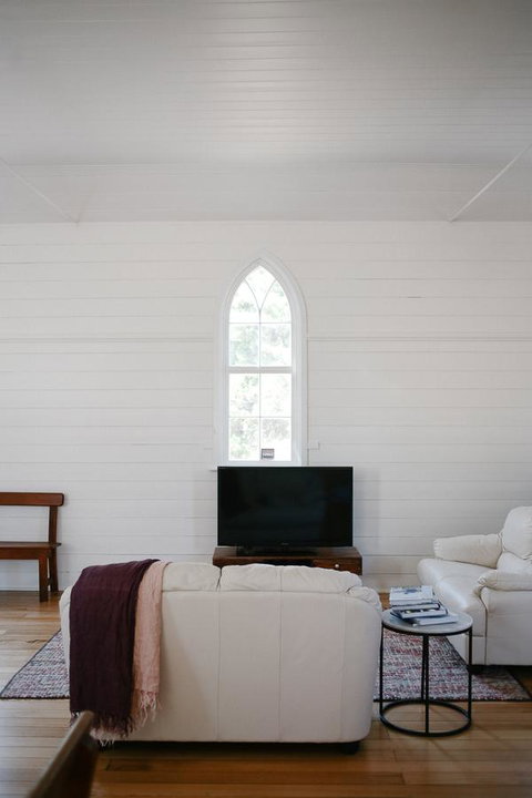 Old White Church Bed & Breakfast - Tourism Caloundra 8
