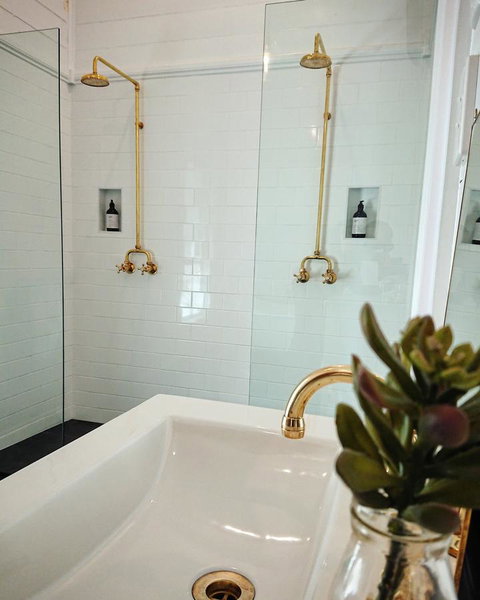 Old White Church Bed & Breakfast - Tourism Caloundra 12