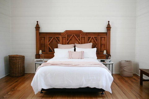 Old White Church Bed & Breakfast - Tourism Caloundra 25