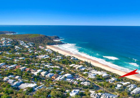 NEW Sunshine Beach Family Escape 3 Bedroom With Free Wifi And Parking - Tourism Caloundra 2