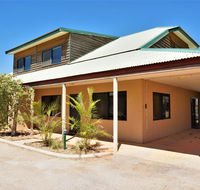 Ningaloo Breeze Villa 3 - 3 Bedroom Fully Self-Contained Holiday Accommodation - Tourism Caloundra