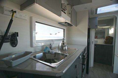 Ningaloo Glamping (caravan Rental Along The Ningaloo Coast) - Tourism Caloundra 3
