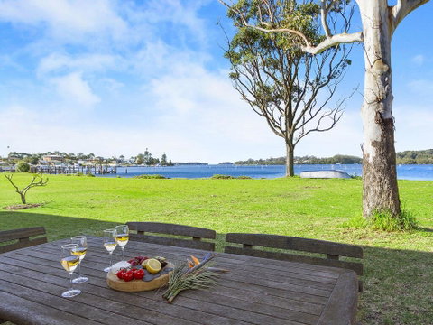 Noddys Riverside - Tourism Caloundra 0