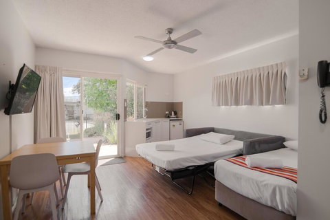 Noosa Sun Motel - Tourism Caloundra 2