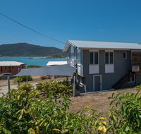 Norm's Beach House - Airlie Beach - Tourism Caloundra