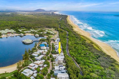 NORTHSHOR- ULTIMATE BEACH HOUSE - Tourism Caloundra 0