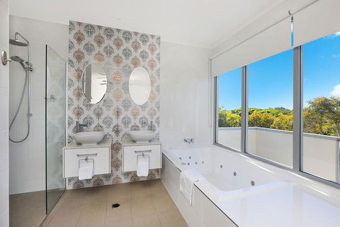NORTHSHOR- ULTIMATE BEACH HOUSE - Tourism Caloundra 3