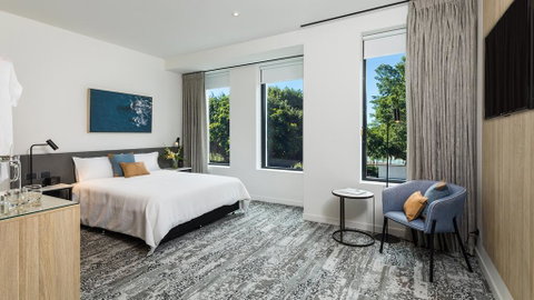 Oaks Cairns Hotel - Tourism Caloundra 0