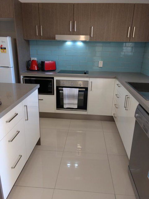 Oasis Private 2 Bed Apartment - Tourism Caloundra 3