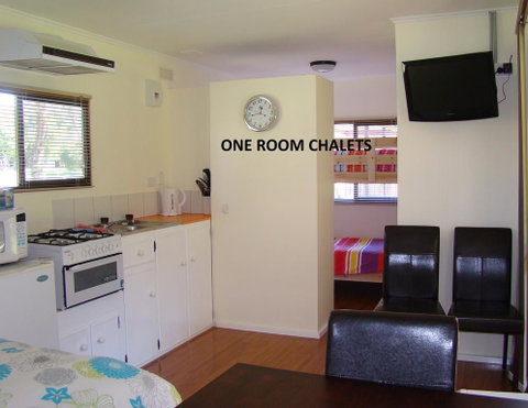 Ocean Beach Hideaway - Tourism Caloundra 0
