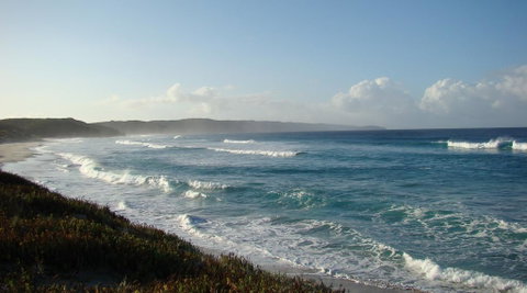 Ocean Beach Hideaway - Tourism Caloundra 1