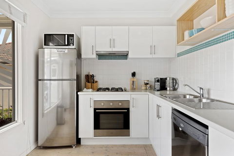 Ocean Breeze - Tourism Caloundra 1