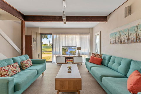Ocean St Holiday Apartment - Tourism Caloundra 3