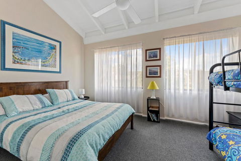 Ocean St Holiday Apartment - Tourism Caloundra 0