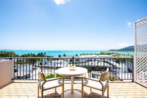 OCEAN VIEWS 10 - Tourism Caloundra 1