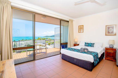 OCEAN VIEWS 10A - Tourism Caloundra 3