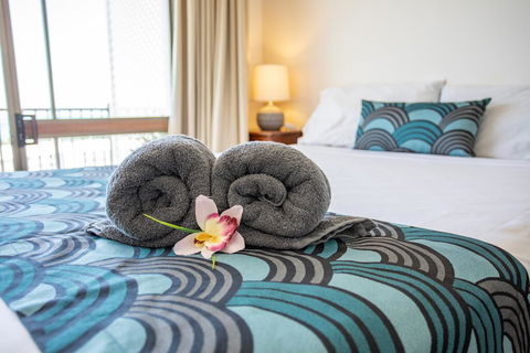 OCEAN VIEWS 10A - Tourism Caloundra 2