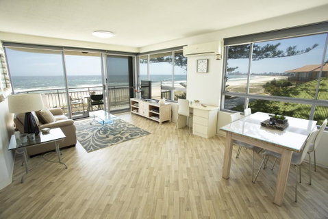 Oceanside Resort - Absolute Beachfront Apartments - Tourism Caloundra 2