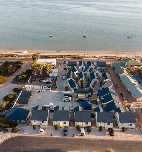 Oceanside Village - Tourism Caloundra 3