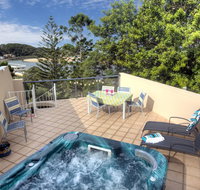 oceanview 6 with rooftop terrace  spa - Tourism Caloundra
