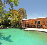 Okinja 71 - Tropical 4 BDRM Home with Pool - Tourism Caloundra