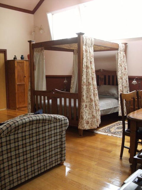Old School B & B - Tourism Caloundra 3
