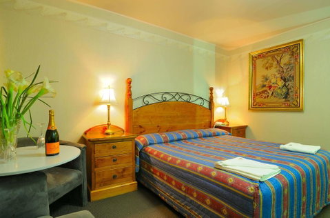 Olympia Motel - Tourism Caloundra 1