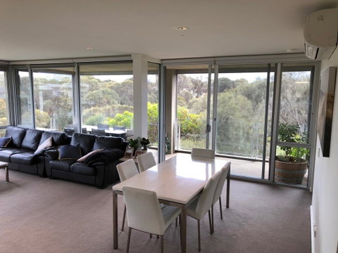 OnShore Torquay - Tourism Caloundra 3