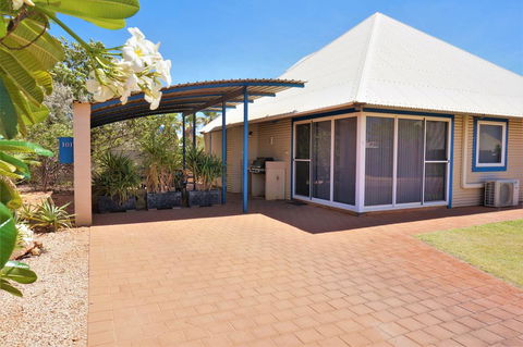 Osprey Holiday Village Unit 101/2 Bedroom - Tourism Caloundra 0