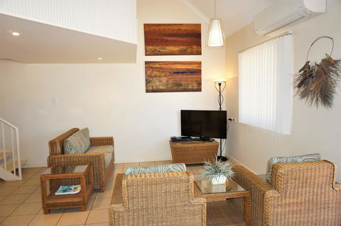Osprey Holiday Village Unit 101/2 Bedroom - Tourism Caloundra 2