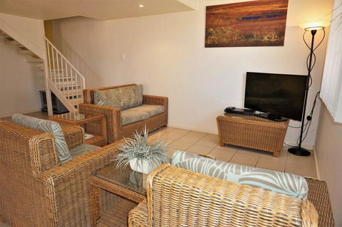 Osprey Holiday Village Unit 101/2 Bedroom - Tourism Caloundra 3