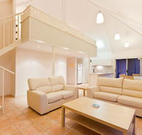 Osprey Holiday Village Unit 105 - Tranquil 3 Bedroom Holiday Villa with a Pool in the Complex - Tourism Caloundra