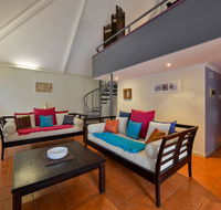 Osprey Holiday Village Unit 112 -Vibrant 3 Bedroom Holiday Villa with a Pool in the Complex - Tourism Caloundra