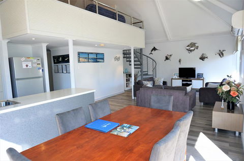 Osprey Holiday Village Unit 121 - Fantastic 3 Bedroom Holiday Villa With A Pool In The Complex - Tourism Caloundra 0